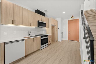 630 Central Pkwy in New Braunfels, TX - Building Photo - Building Photo