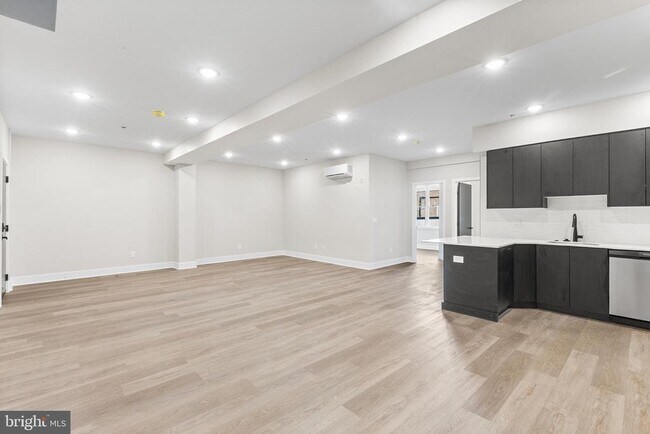 1903 Jackson St in Philadelphia, PA - Building Photo - Building Photo