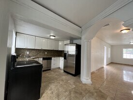 9870 Nicaragua Dr in Cutler Bay, FL - Building Photo