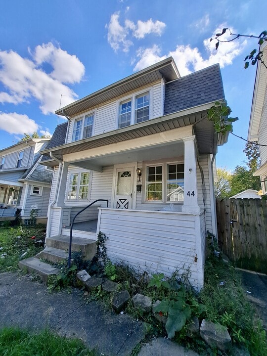 44 E Parkwood Dr in Dayton, OH - Building Photo