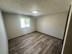 5840 S 52nd St in Lincoln, NE - Building Photo - Building Photo