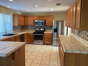 4504 Arbor Glen Way in Oceanside, CA - Building Photo - Building Photo