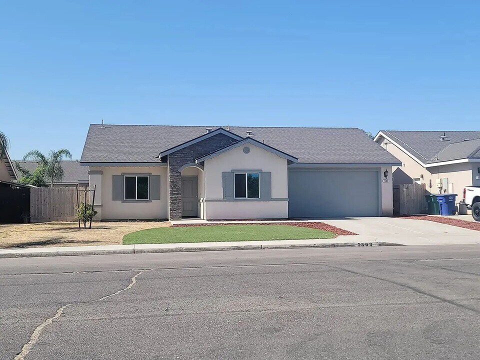 7303 Avenue 310 in Visalia, CA - Building Photo