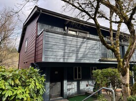 15805 Waynita Way NE in Bothell, WA - Building Photo