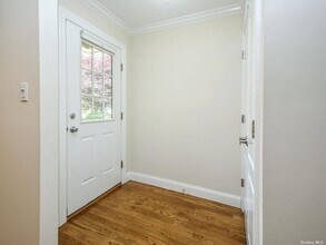 28 A Dunes Ln in Sands Point, NY - Building Photo - Building Photo