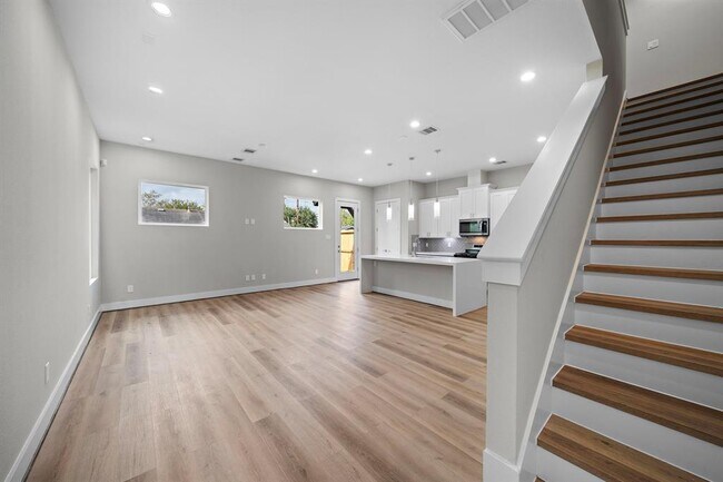 8138 Esther Acres Ln in Houston, TX - Building Photo - Building Photo