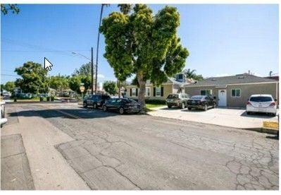 1004 W Clark Ave in Burbank, CA - Building Photo - Building Photo