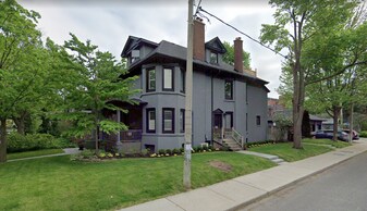 480 Palmerston Blvd in Toronto, ON - Building Photo