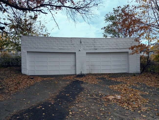 property at 1312 N Washington Ave