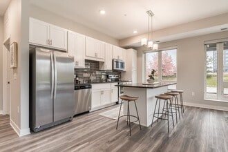 The Preserve at Normandale Lake in Bloomington, MN - Building Photo - Building Photo