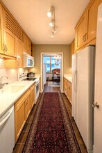 360 W Wellington Ave, Unit 5e in Chicago, IL - Building Photo - Building Photo