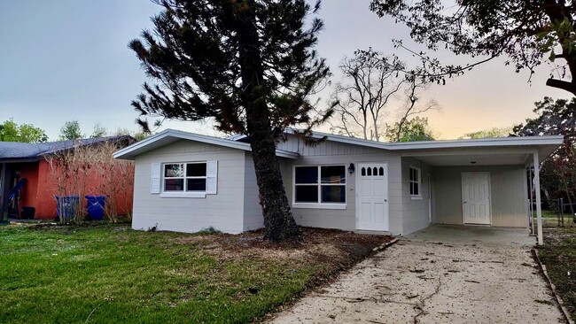 property at 1436 Primrose Ln