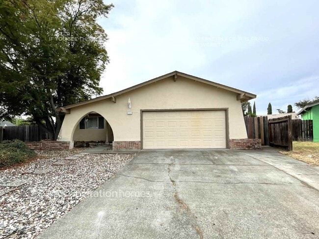 1127 Cormorant Pl
