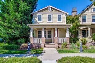 156 Linfield Dr in Menlo Park, CA - Building Photo