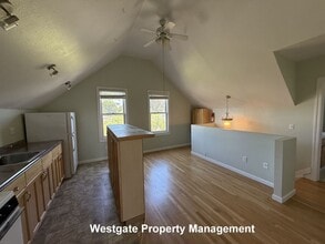 15 Stanley St in Petaluma, CA - Building Photo - Building Photo