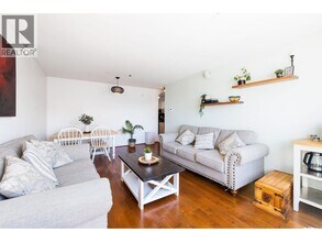 118 E 2nd St in North Vancouver, BC - Building Photo - Building Photo