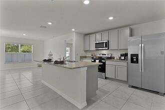 8661 Triumph Cir in Wildwood, FL - Building Photo - Building Photo