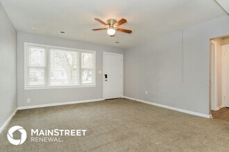 4938 Canterbury in Roeland Park, KS - Building Photo - Building Photo