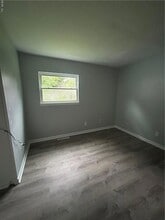 405 Declaration Rd in Virginia Beach, VA - Building Photo - Building Photo