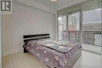 8 Eglinton Ave E in Toronto, ON - Building Photo - Building Photo