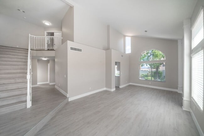 1804 Summit Pointe Dr in Las Vegas, NV - Building Photo - Building Photo