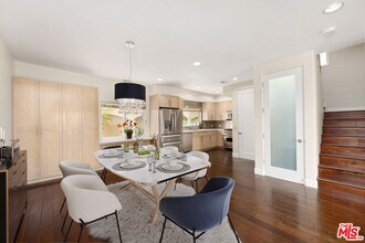 1741 S Barrington Ave in Los Angeles, CA - Building Photo - Building Photo