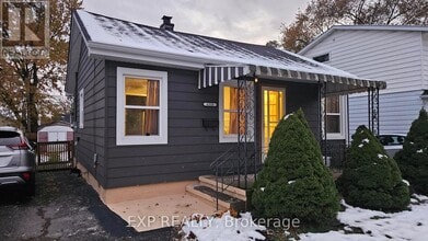 6318 Skinner St in Niagara Falls, ON - Building Photo - Building Photo