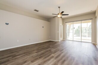 427 Fern Gulley Dr in Seffner, FL - Building Photo - Building Photo