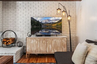 1039 E Cooper Ave in Aspen, CO - Building Photo - Building Photo