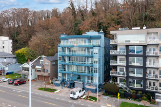 1374 Alki Ave SW in Seattle, WA - Building Photo - Building Photo