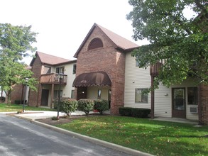 Brentwood Park Apartments in Fort Wayne, IN - Building Photo - Building Photo