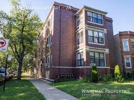 7136 N Wolcott Ave in Chicago, IL - Building Photo