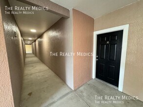 6627 Queens Borough Ave in Orlando, FL - Building Photo - Building Photo