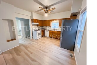 1966 Burr St in Toledo, OH - Building Photo - Building Photo