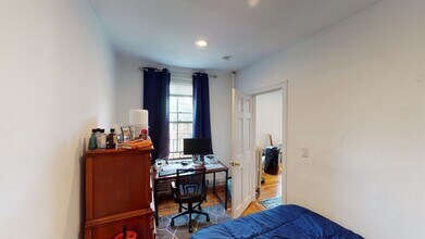 8 Brimmer St, Unit 4 in Boston, MA - Building Photo - Building Photo