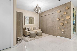 200 SE Mizner Blvd, Unit 104 in Boca Raton, FL - Building Photo - Building Photo