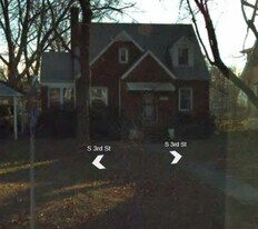 4547 S 3rd St in Louisville, KY - Building Photo