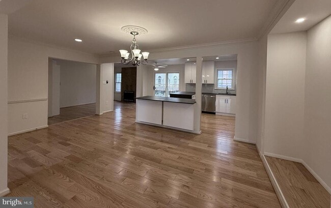 7438 Crestberry Ln in Bethesda, MD - Building Photo - Building Photo