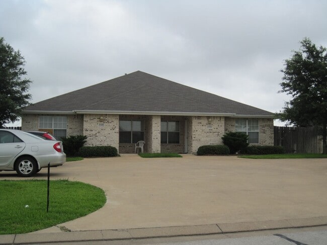 property at 2337-2339 Antelope Ln