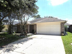 18011 Featherfield Ln in Richmond, TX - Building Photo