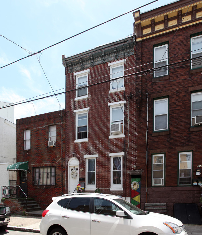 604 Tasker St in Philadelphia, PA - Building Photo - Building Photo