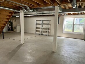 911 Old Hickory Ln in Lake Orion, MI - Building Photo - Building Photo