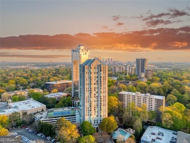 property at 2870 Pharr Ct S Northwest