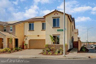 2980 E Escarpa Dr in Fresno, CA - Building Photo