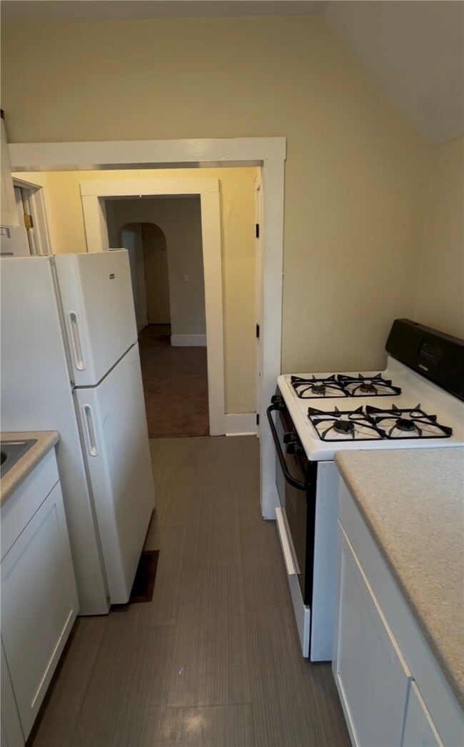 1056 Walnut St in Elmira, NY - Building Photo - Building Photo