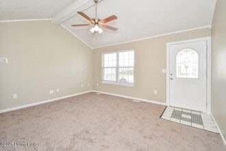 386 Beech Cliff Cir in Shepherdsville, KY - Building Photo - Building Photo