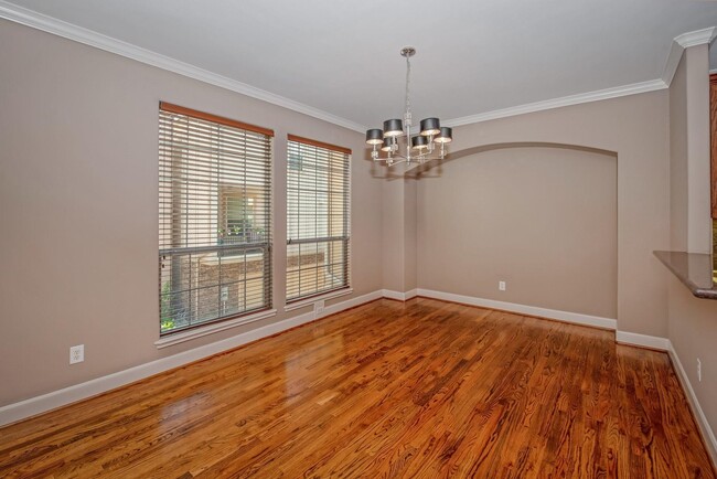 property at 1113 Peveto St