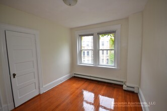 210 Winthrop Rd, Unit 38 in Brookline, MA - Building Photo - Building Photo