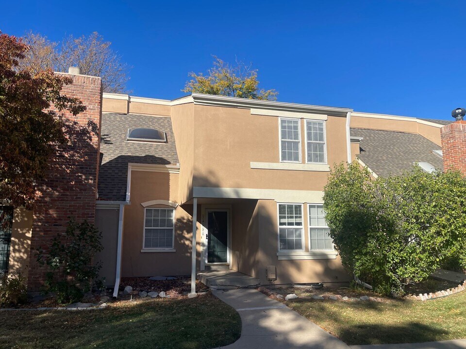 13058 E Amherst Ave in Aurora, CO - Building Photo
