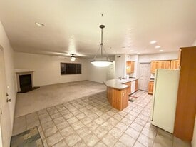 1255 Wolf Hollow Ln in Salt Lake City, UT - Building Photo